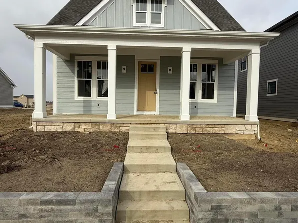 5123 W Maple Dr, Lewis Center, OH 43035