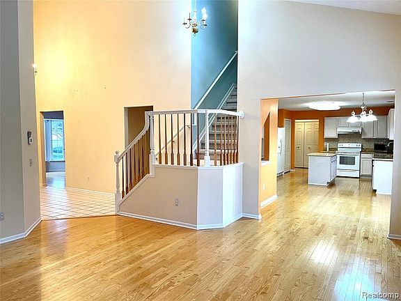 2nd image of 4822 Hillway Ct