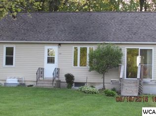 830 Dale St SW, Hutchinson, MN 55350