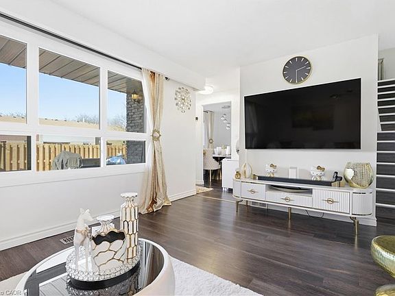5th image of 423 Westwood Dr #43