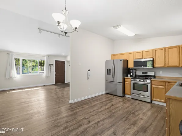 631 W Gail Dr, Wasilla, AK 99654