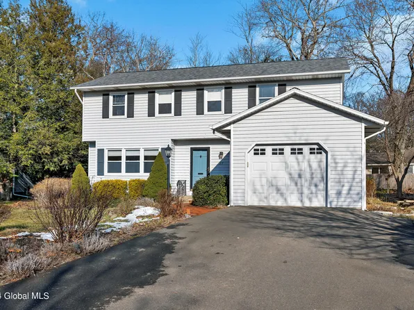 87 Longmeadow Drive, Delmar, NY 12054