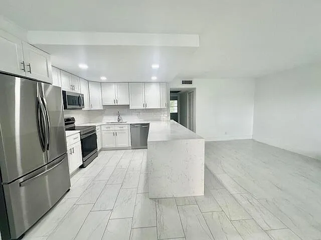 Building Photo - 2003 Lincoln Pl #A