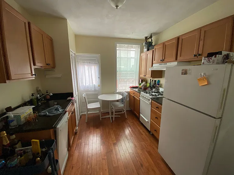 220 Hanover St #27 — Photo 22