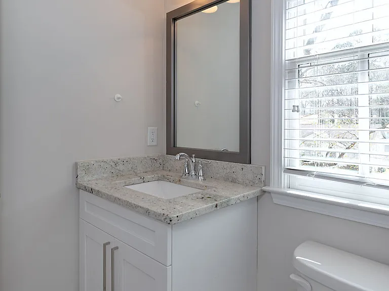 2033 Cherokee Dr — Photo 29