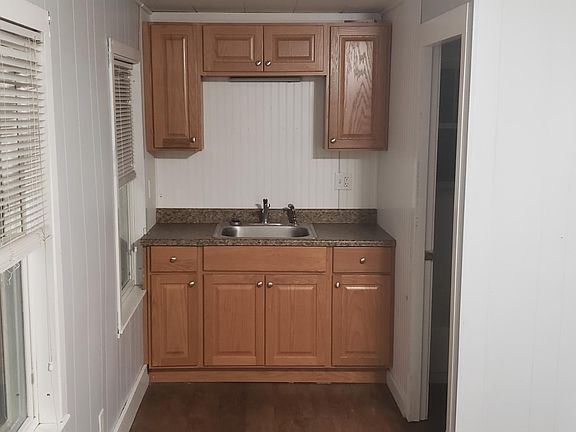 5th image of 51 Chandler St