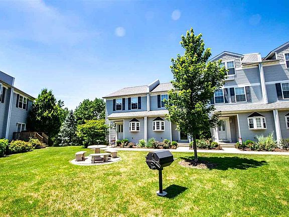3rd image of 6608 N Queen Frances Ln