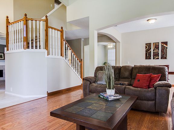 5th image of 7112 Chardonnay Dr