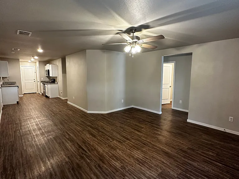 3419 Tiffin Ave — Photo 4