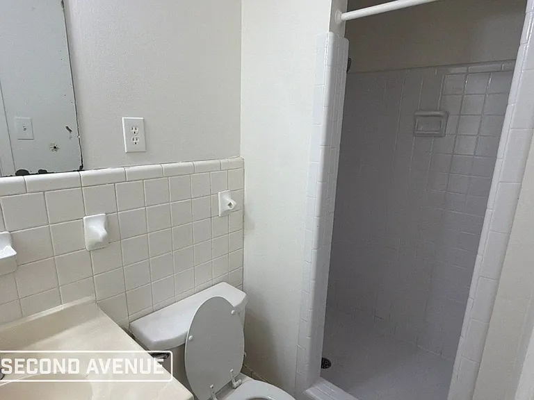 5052 Cedrick Ave — Photo 12