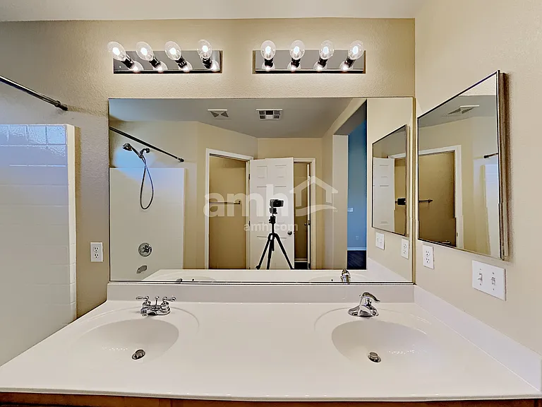 6489 Holyrod Park Ct — Photo 13