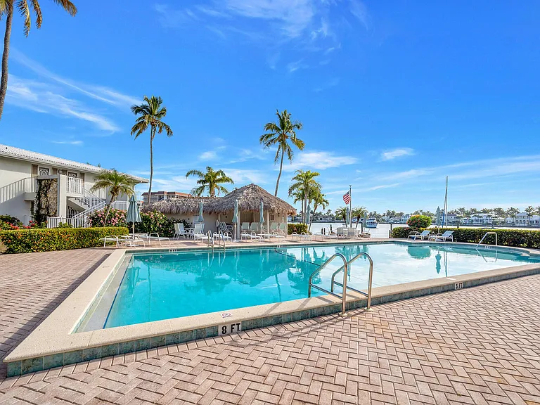 2800 Gulf Shore Blvd N #304 — Photo 32