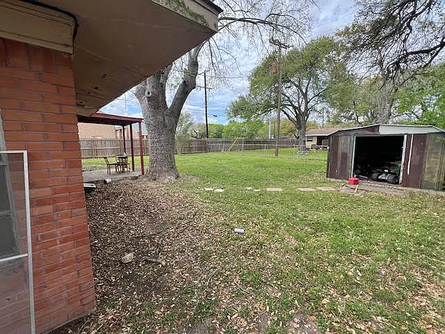 3 bed, 1.5 bath, 1431 sqft, $1,450 — Photo 3
