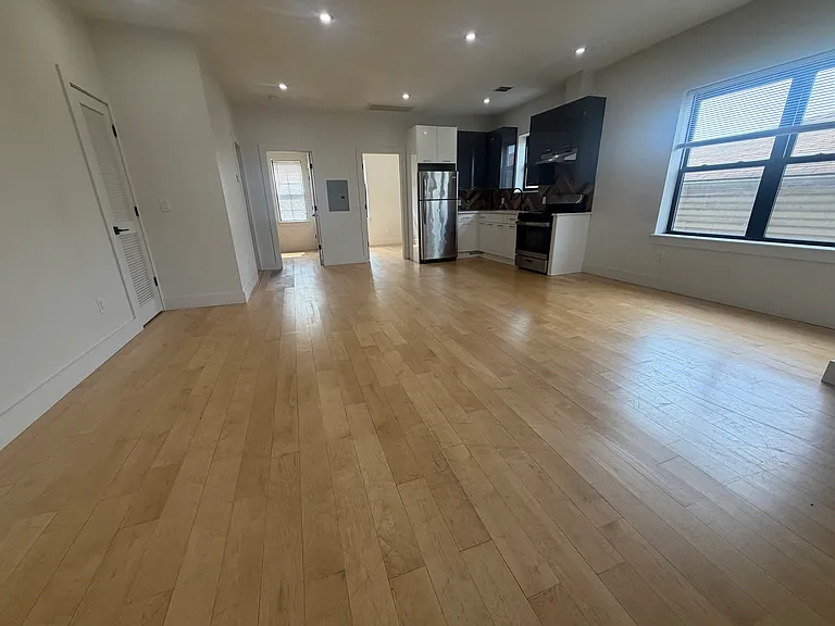517 Grand Ave #2 — Photo 3