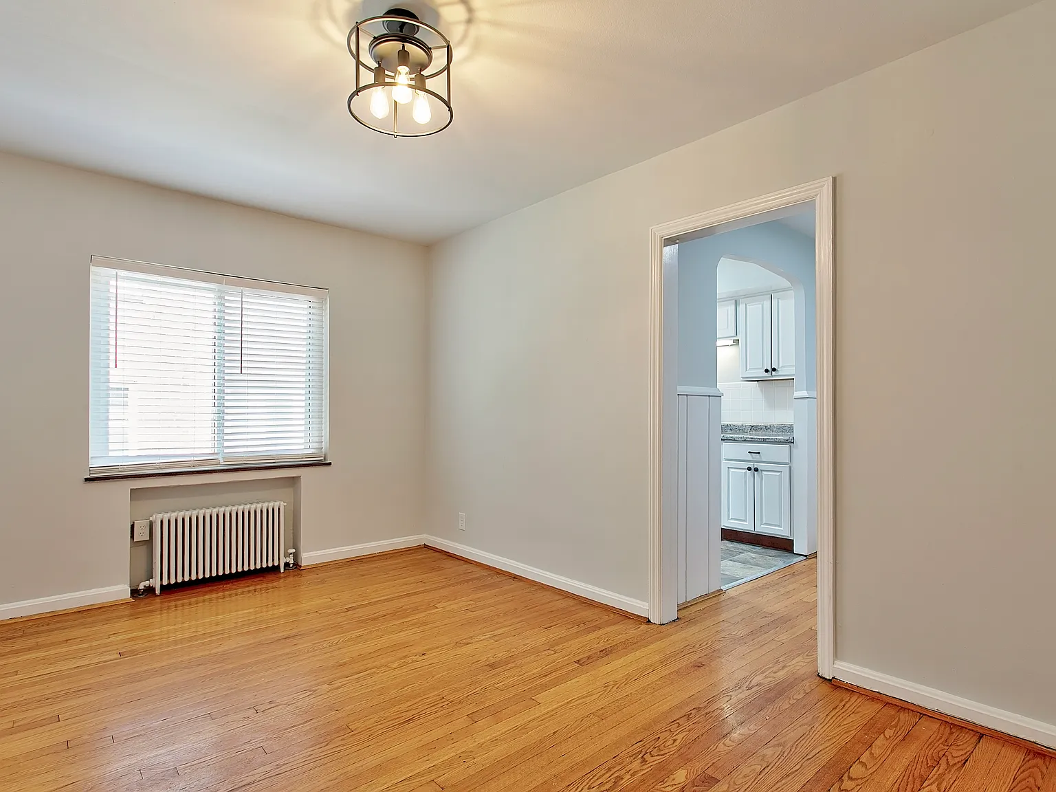 2 bed, 1200 sqft, $1,295 — Photo 4