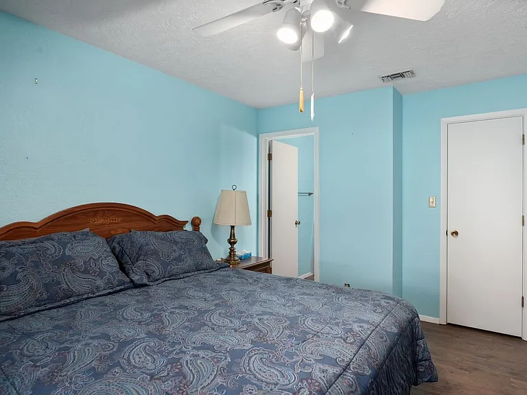 107 Niblic Ct — Photo 17