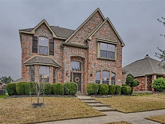 2nd image of 104 Brook Hollow Ln