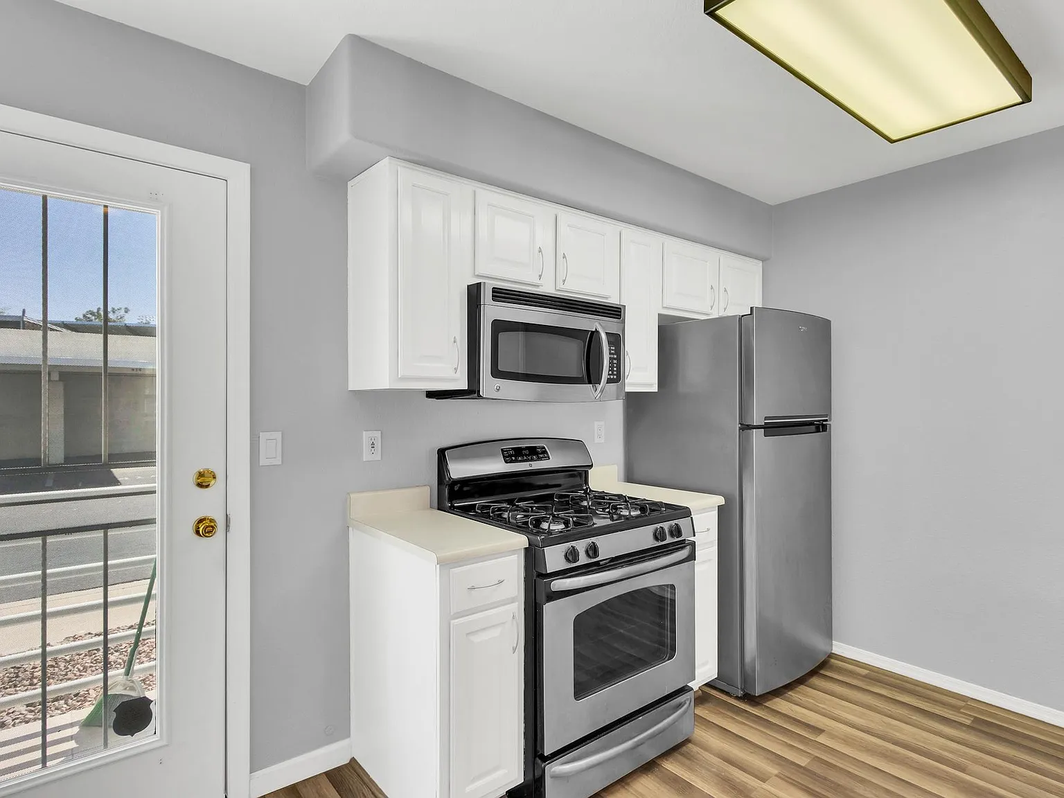 2 bed, 2.5 bath, 1200 sqft, $1,695 — Photo 4