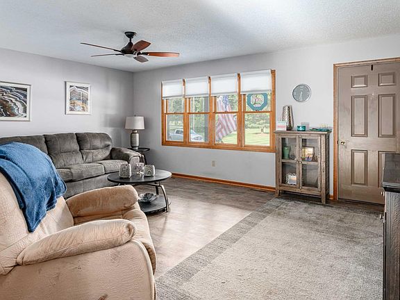 4th image of 4590 Terra Ln