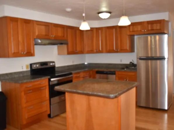 11 Hulbert Rd APT 9, Worcester, MA 01603