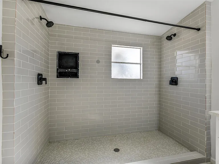 21507 Juliann Alyes — Photo 26