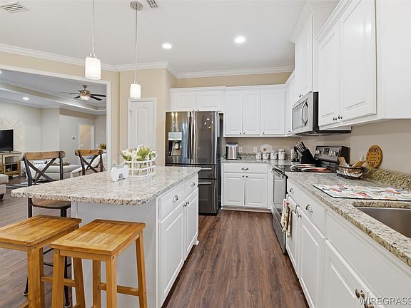 4th image of 315 Bradford Ln