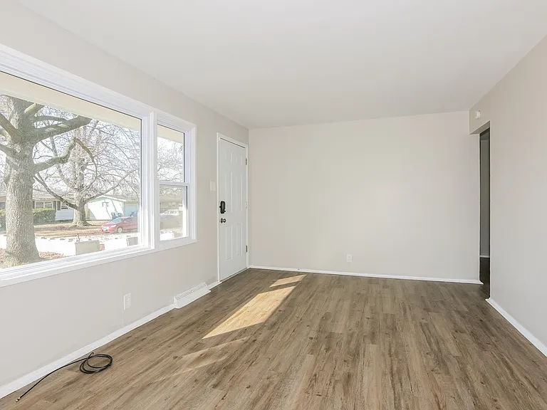 526619_019_living_room_13529439.jpg