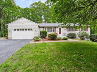 4 Hitchin Post Rd, Chelmsford, MA 01824