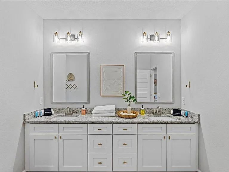 5333 Longhorn Trl — Photo 16