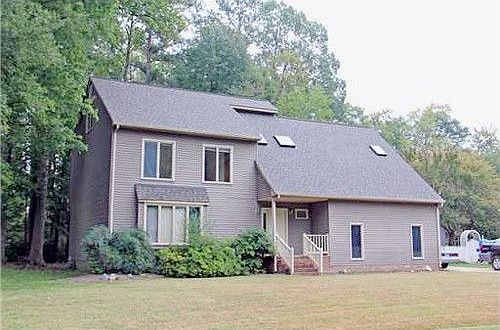 1st image of 401 Lakeland Cres
