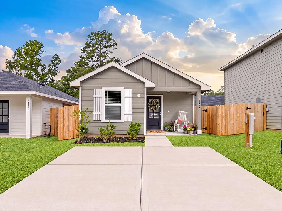 14537 William Trails Dr
