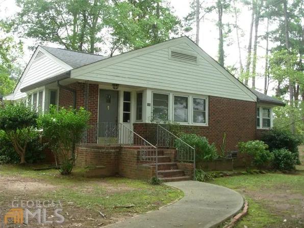 105 Club Dr, Stockbridge, GA 30281