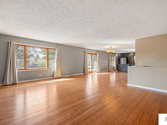 2nd image of 11933 Hickory Rd