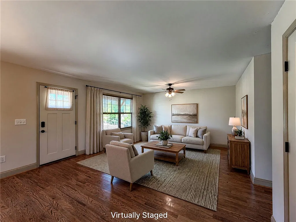 3 bed, 2.0 bath, 1340 sqft, $1,695 — Photo 3