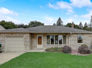 221 N Dries St, Saukville, WI 53080