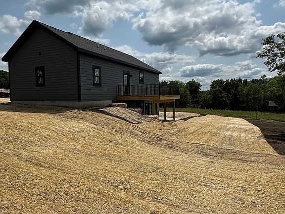 5th image of 3 Harvest Ln