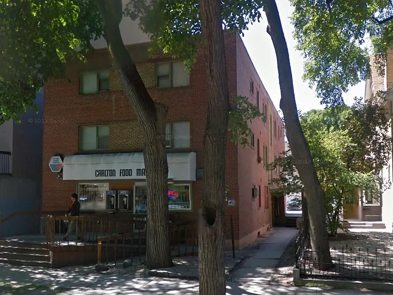 30 Carlton St #5 — Photo 1