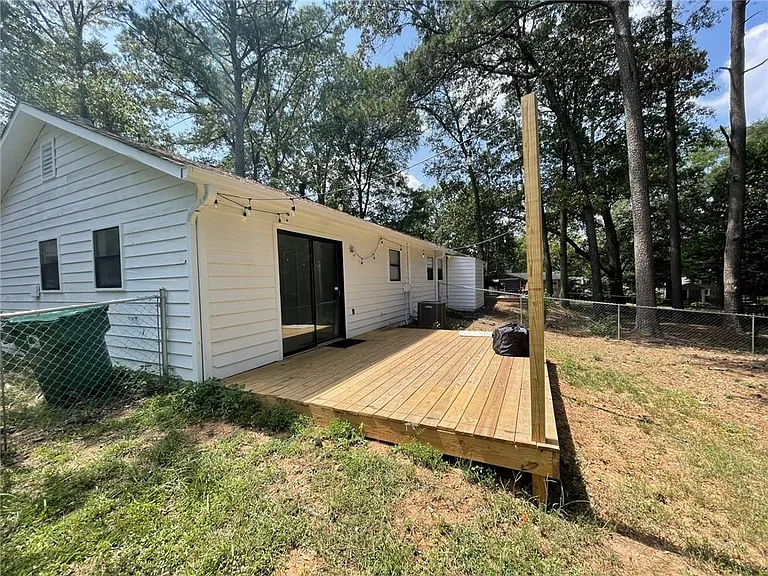 1601 Walker St SE #B — Photo 19