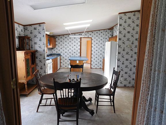 Spacious dining room