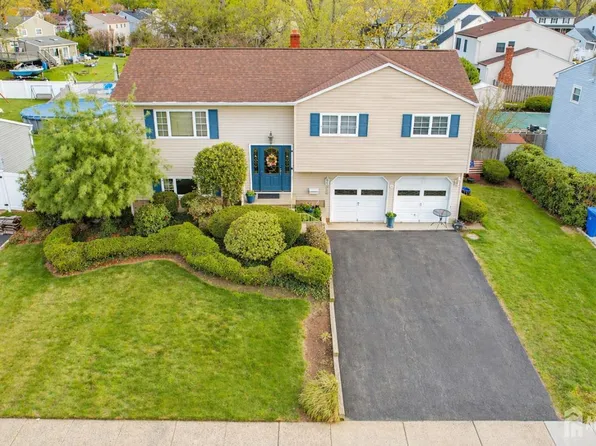 286 Harris Ave, Middlesex, NJ 08846