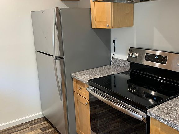 3rd image of 424 College Ave
