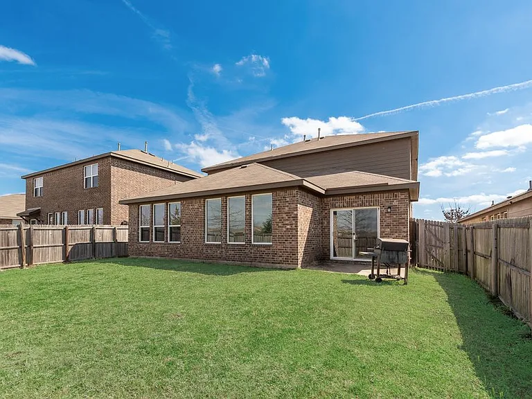 9245 Switchgrass Ln — Photo 17