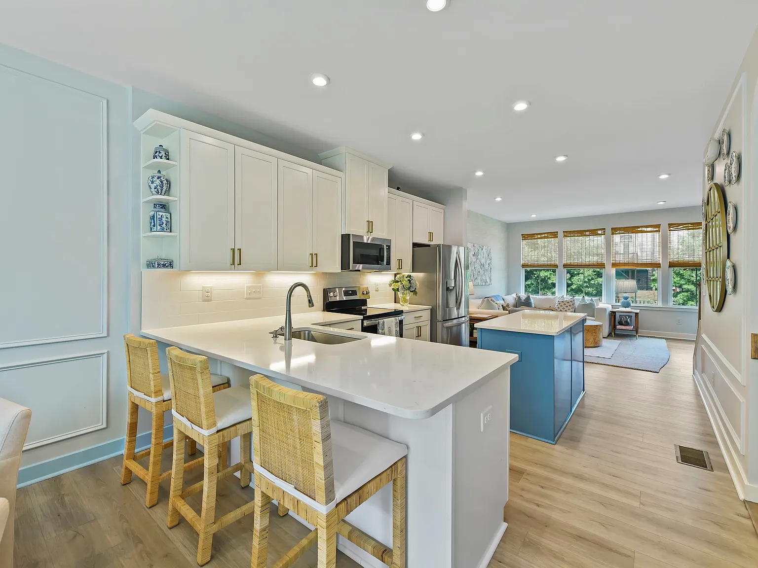 2 bed, 3.5 bath, 1561 sqft, $2,600 — Photo 1