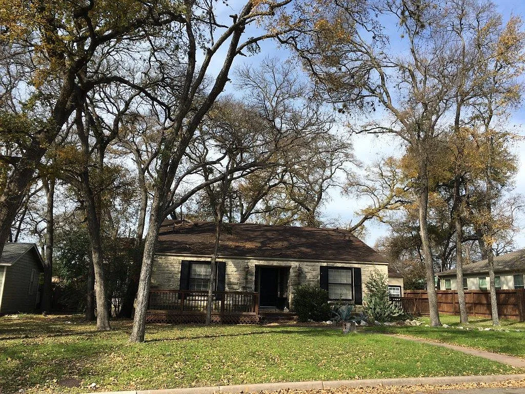 1 bed, 1200 sqft, $599 — Photo 2