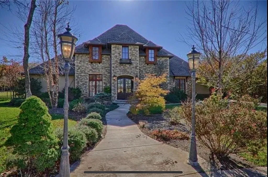 Property main image