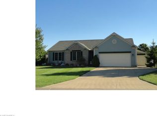 1916 Abbots Pond Cir NE, Canton, OH 44721