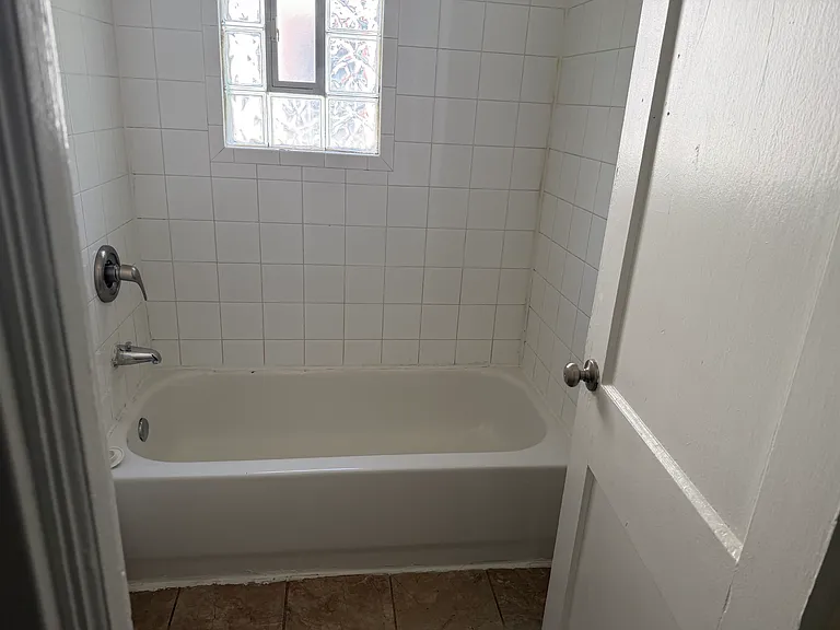 1710 Newton Ave N #1710 — Photo 3