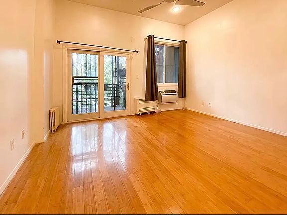 4th image of 400 Franklin Ave #3