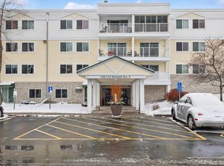 130 Demont Ave E APT 142, Little Canada, MN 55117