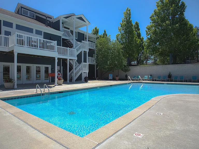 Island Club — Photo 20